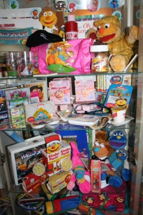 Winfried Debertins Merchandising-Sammlung bei PentaTV, 2008.